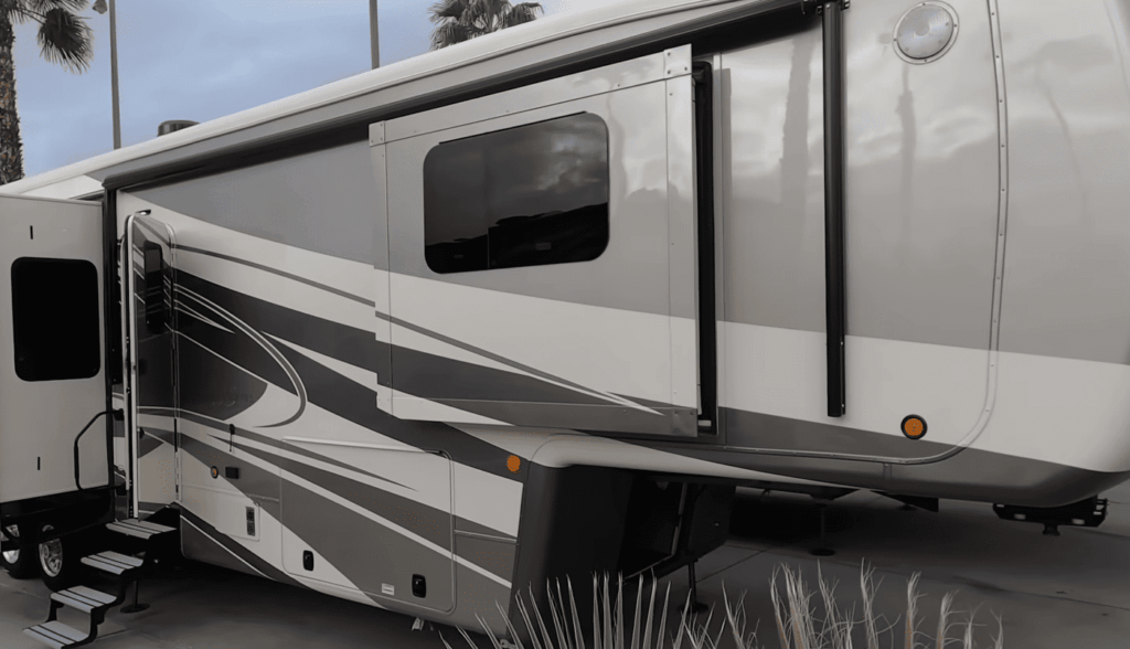 Key Differences: rv vs motorhome Options